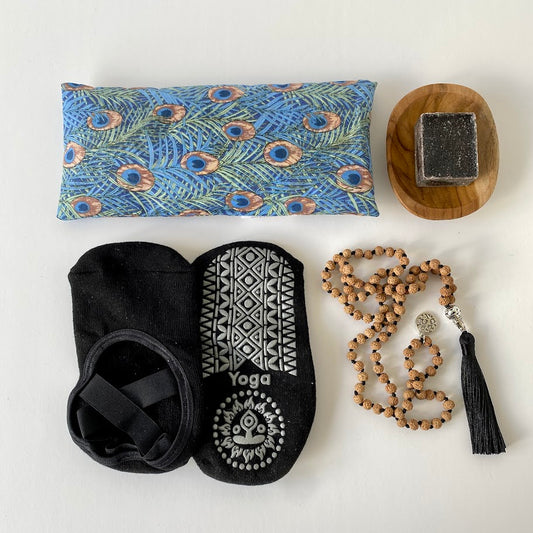 meditatie spullenbox large oogkussen ypga sokken mala ketting houten schaaltje geurblokje