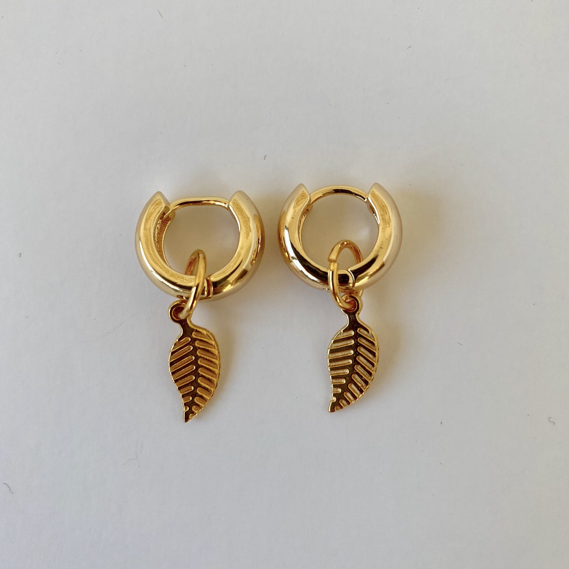 oorbellen creool goud met blaadjes