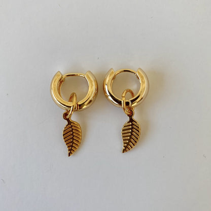 oorbellen creool goud met blaadjes